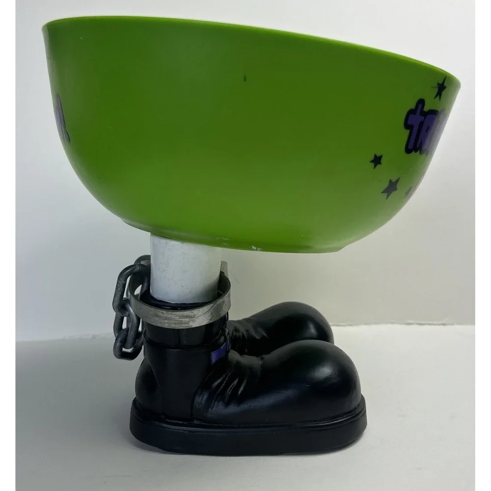 Gemmy Green Trick or Treat Smell My Feet Halloween Candy Bowl Feet Motion Sensor